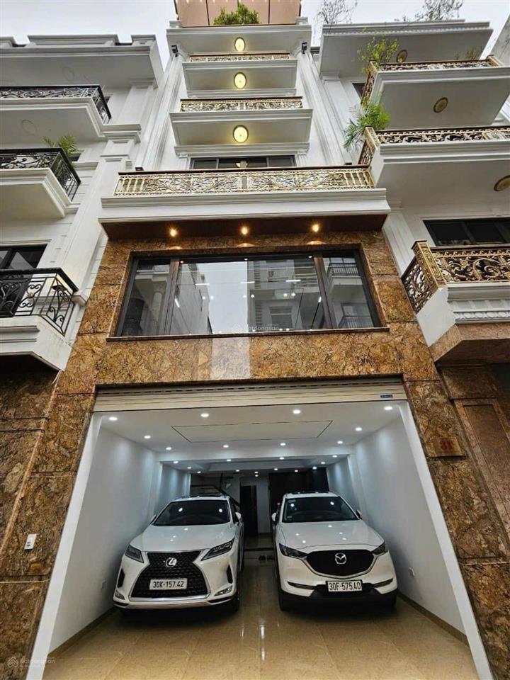 Quá hiếm bán tòa nhà 55m2 x 6t ngõ ô tô tránh phố nguyễn văn cừ kinh doanh xịn 20 tỷ