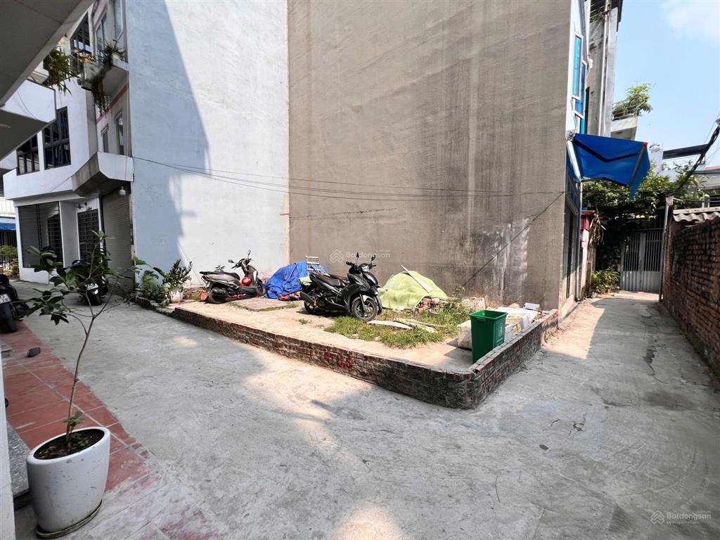 Gấp quá rẻ bán lô góc 37m2 phúc lợi, long biên vị trí trung tâm, đất đẹp vuông vắn