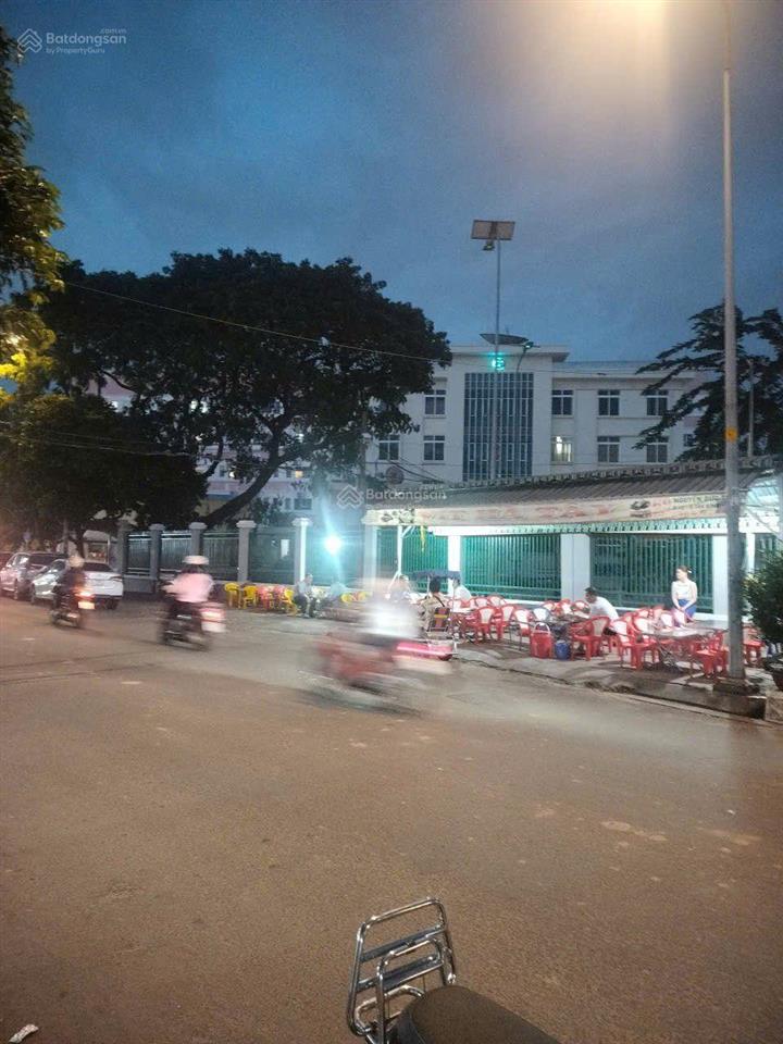 Không có căn thứ 2, chỉ 3,6 tỷ nhà 4 tầng đúc thật, 3pn, hc đủ p.13 tân bình, ngay nhà ga t3