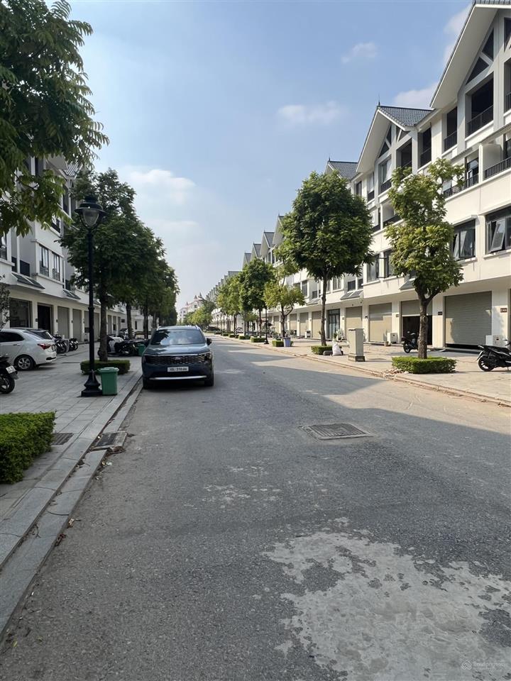 Chính chủ cần bán lk hinode, khu đông dương, giá 11 tỷ. vị trí đẹp, gần hồ.