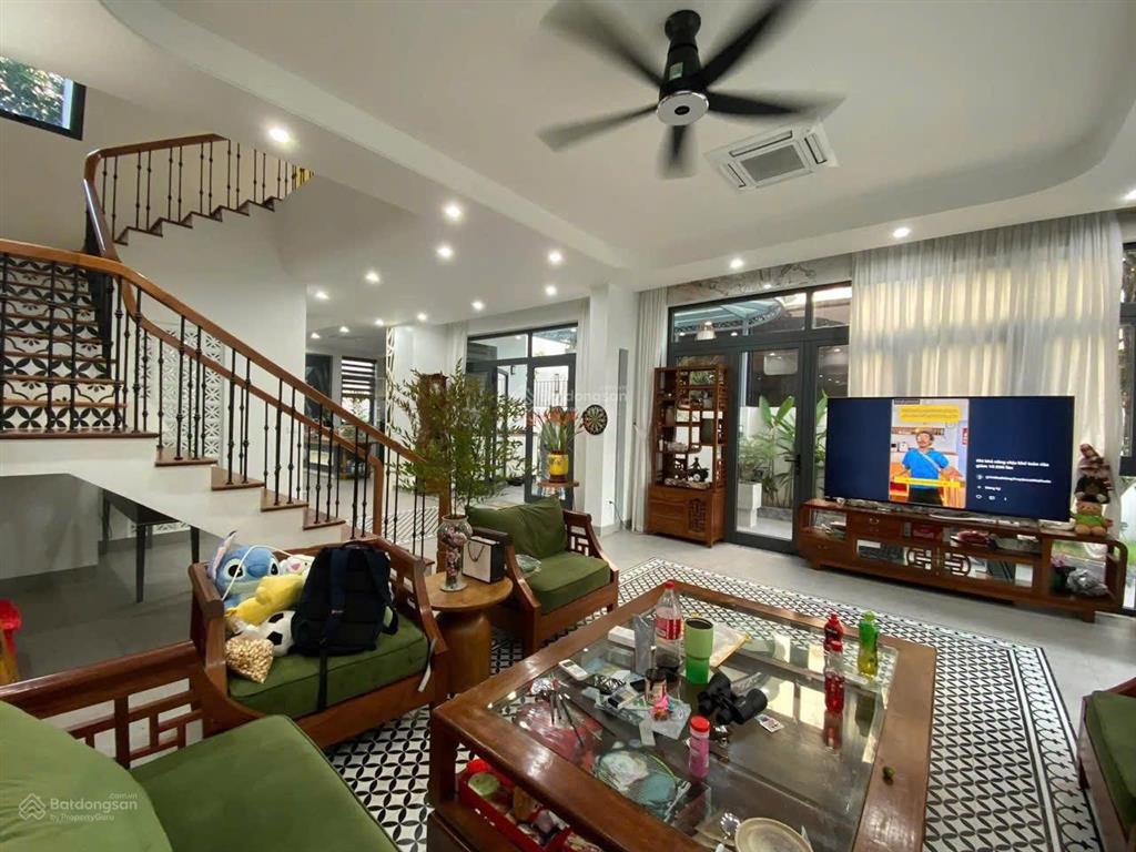 Bán biệt thự nguyễn đức cảnh trung tâm linh đàm , 180m2, mặt tiền 10m, 3 mặt thoáng. 42,9 tỷ