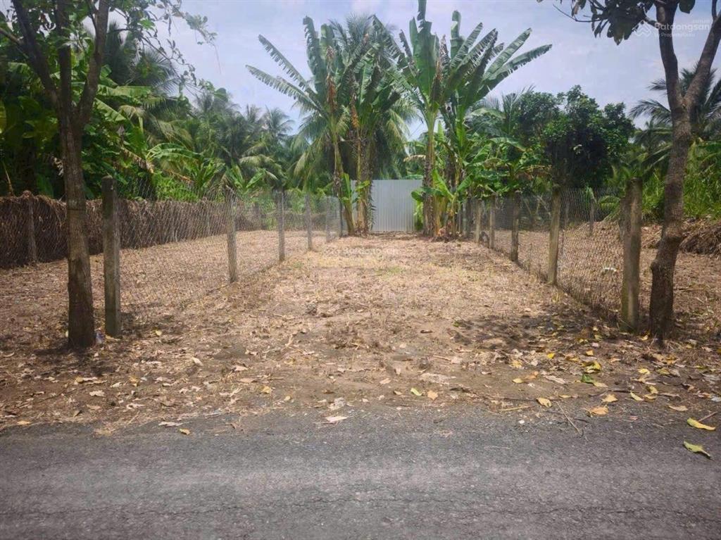 Bán gấp lô đất rẻ 4.5 x 22 (nở hậu 5m) trả trước 95 tr sang tên đường nhựa hoà lạc trung