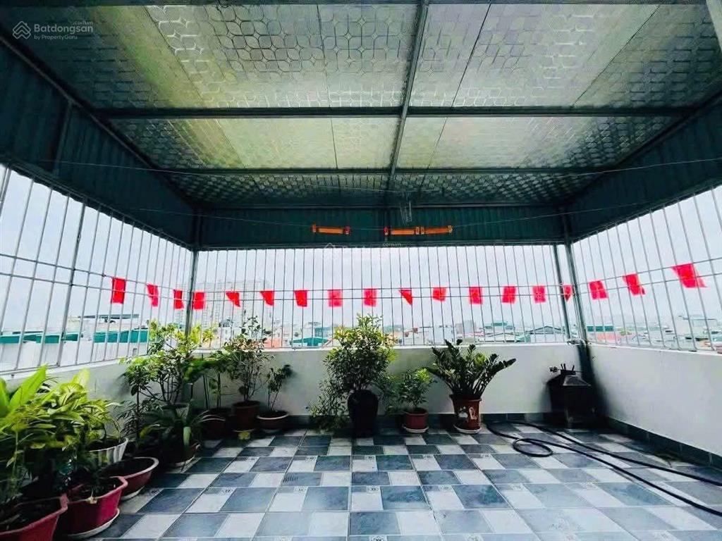 Phúc lợi nhà 6 tầng thang máy gara ô tô vị trí phúc lợi, long biên, ngõ ô tô, thuận tiện di