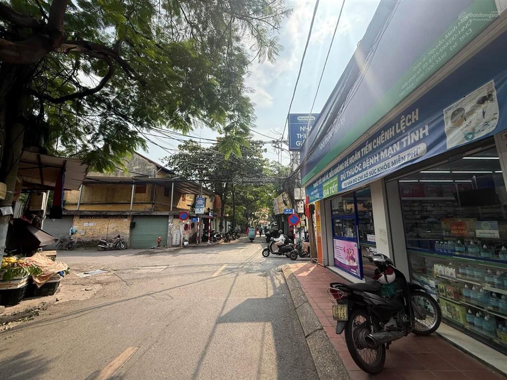 Bán nhà mặt phố ô cách 93m2 vỉa hè ô tô tránh kinh doanh sầm uất chỉ 11,8 tỷ