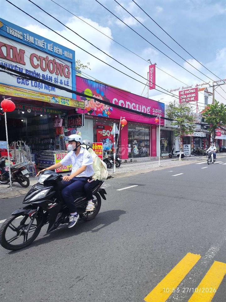 bán đất tặng nhà, nhà cũ nên tính giá đất! anh chụp ngoài đường