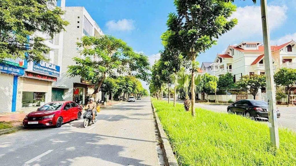 Bán đất lô góc mặt đường Hoàng Quốc Việt, ph Thanh Bình, TP HD, 75m2, mt rộng, 5.x tỷ