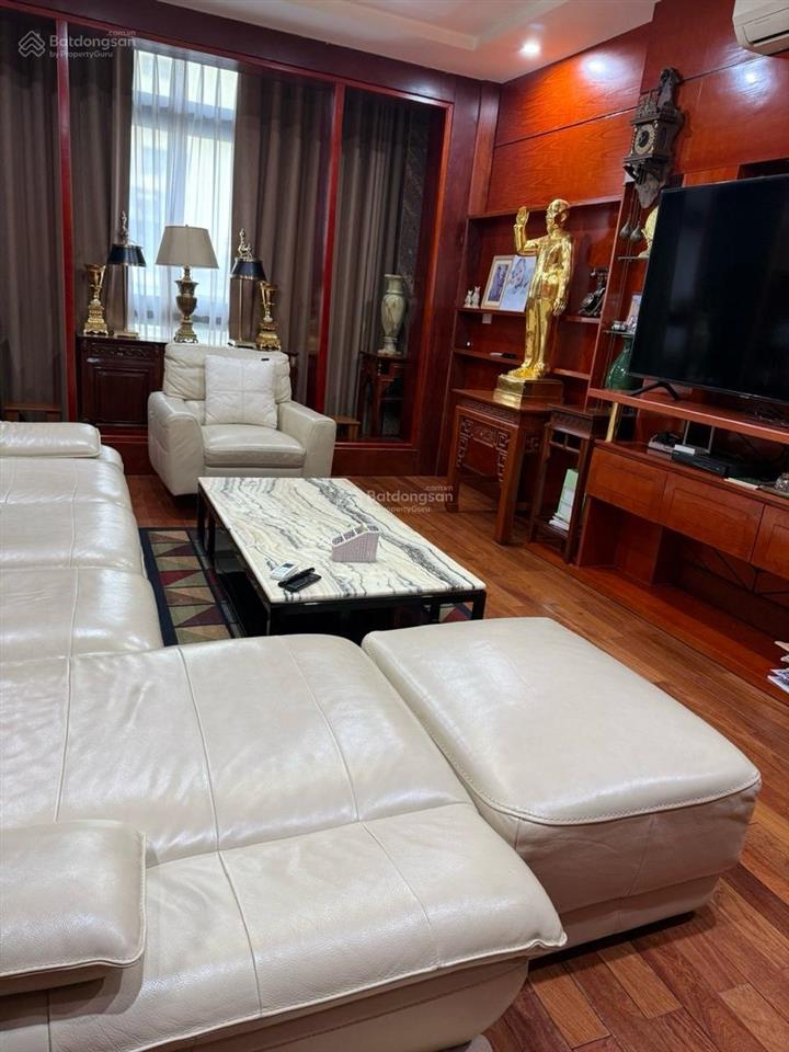 Phân lô hoàng cầu. ngõ 6m thông tứ tung, vỉa hè 2m, kd đa dạng, xây tâm huyết, gara 7 chỗ, 58m2*7t