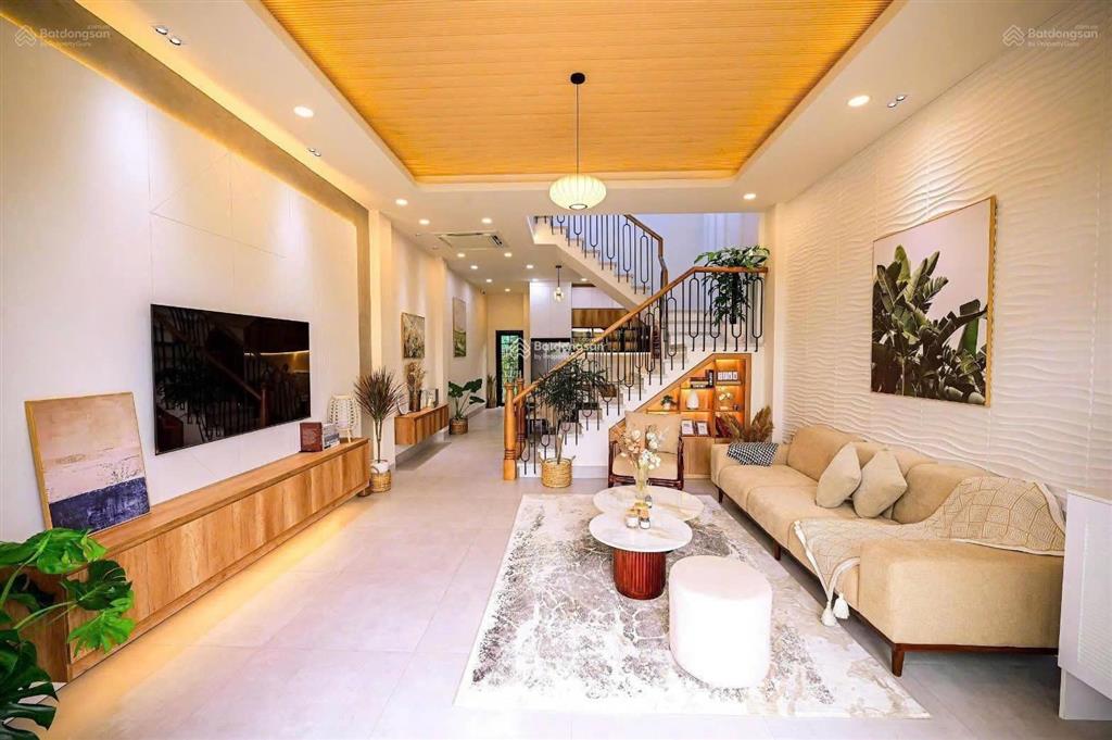 Kẹt vốn bán gấp nhà ngay kcn vsip 3 giá 2.2 tỷ/80m2. hẻm xe hơi, khu an ninh, sổ đẹp