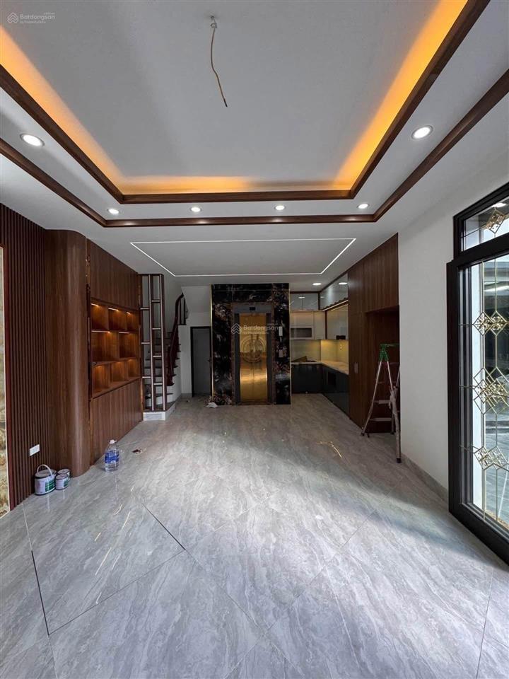 Bằng b lõi trung tâm linh đàm 50m 6 tầng thang máy mt 4,5 ô tô đỗ cửa gần chợ kd tốt, giá 11 tỷ