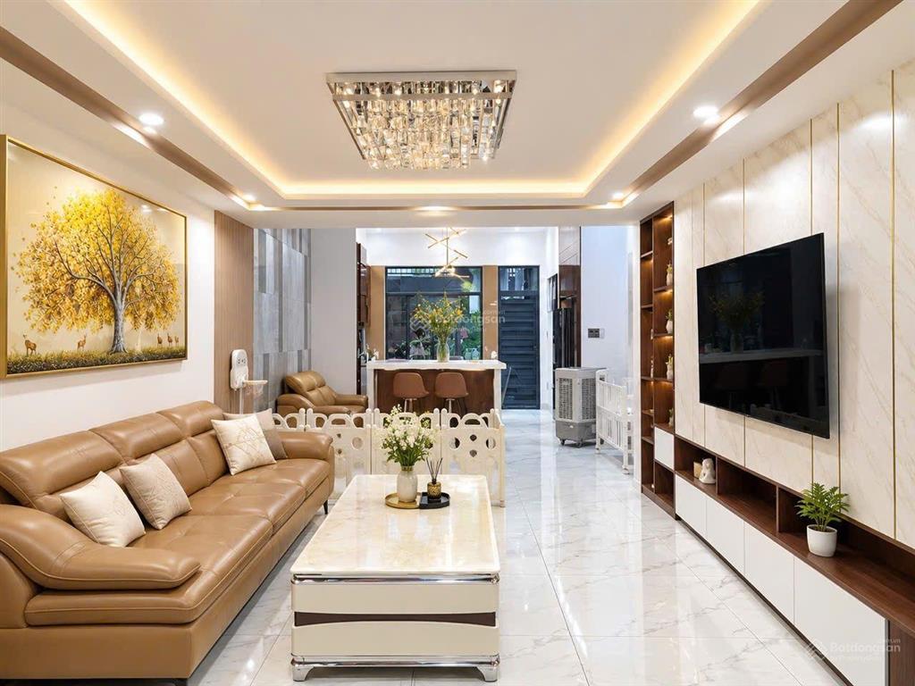 Siêu phẩm 3,5 tầng hồ trung lượng
