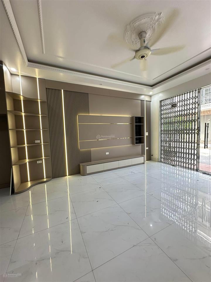 Bán nhà 3 tầng 50m2 full nội thất khu tđc vinhomes riverside, sở dầu hồng bàng, giá 5,2 tỷ