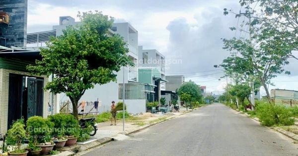 Cần tiền bán gấp lô đất ngay cầu khuê đông, sát võ chí công giá tốt