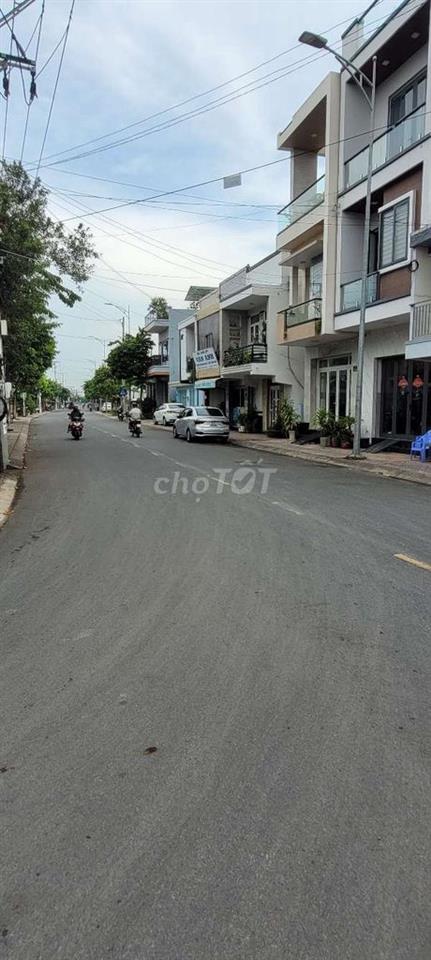 Nhà 1t 1 Lầu 2 Phòng Ngủ MẶT TIỀN LỘ ÔTÔ Phường 5 TP VĨNH LONG