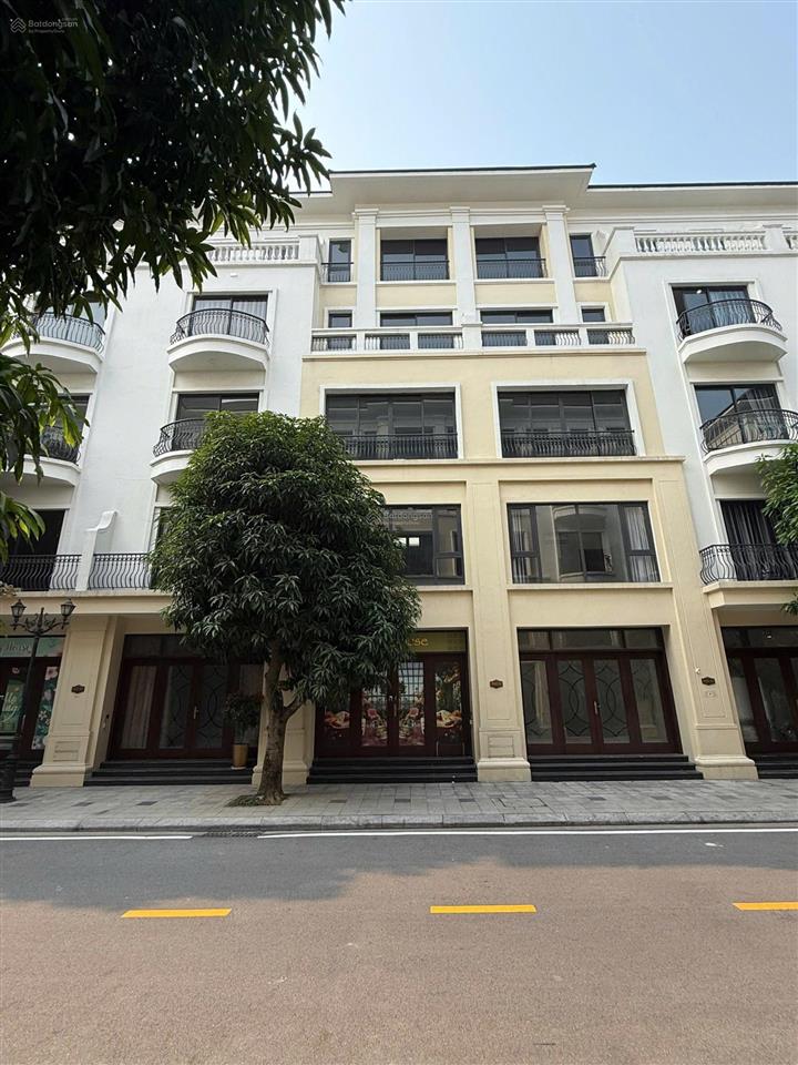 Liền kề san hô sát hồ tạo sóng