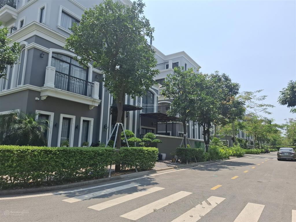 Chính chủ quyết bán nhanh căn gran bay town house mt6,5mdt105m2chỉ với 8tỷ7 giá hời dự án.