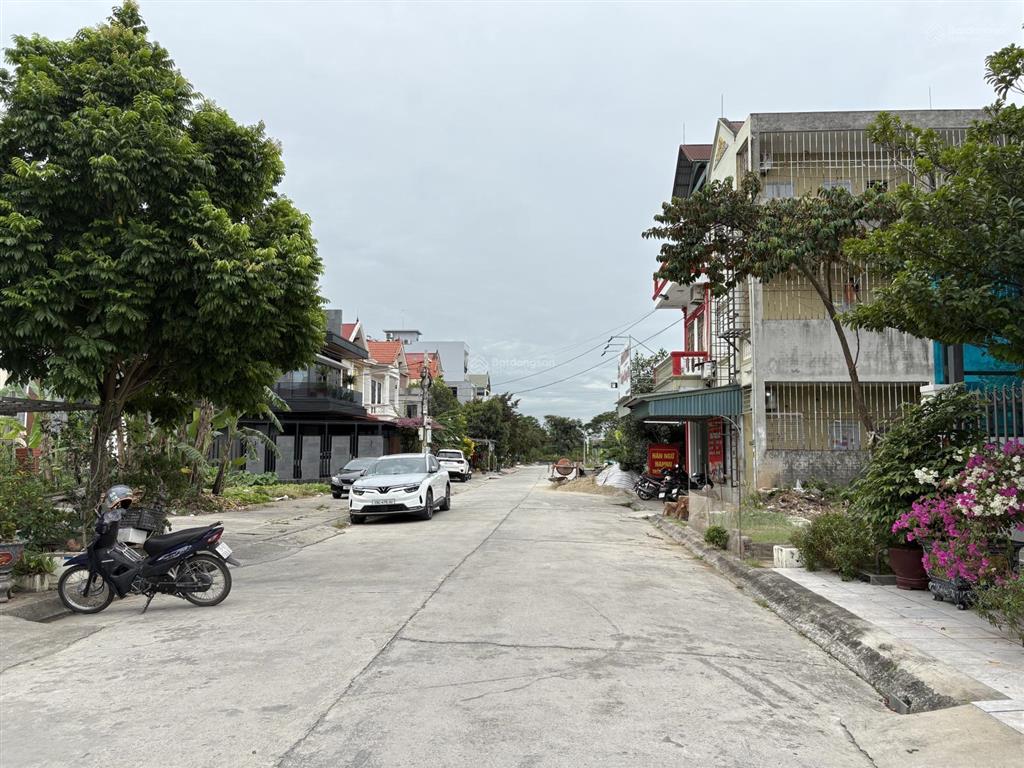 Cần bán lô đất 150 m2 (10 x 15) m khu phân lô đồng quán thủy sơn thủy nguyên, giá 4,2 tỷ.