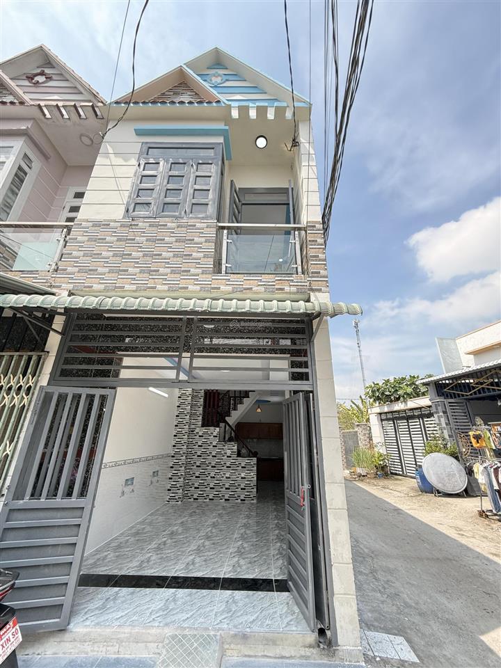 Chủ ngộp gửi bán gấp nhà góc 2 mặt tiền, chỉ 650tr nhận nhà!