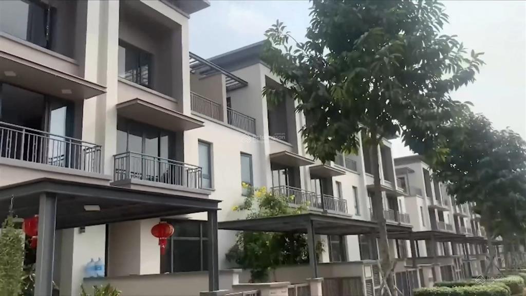 Cần bán nhà phố full nội thất small swan park đất 107m2 xây dựng 123m2. giá bán nhận nhà 5,2 tỷ