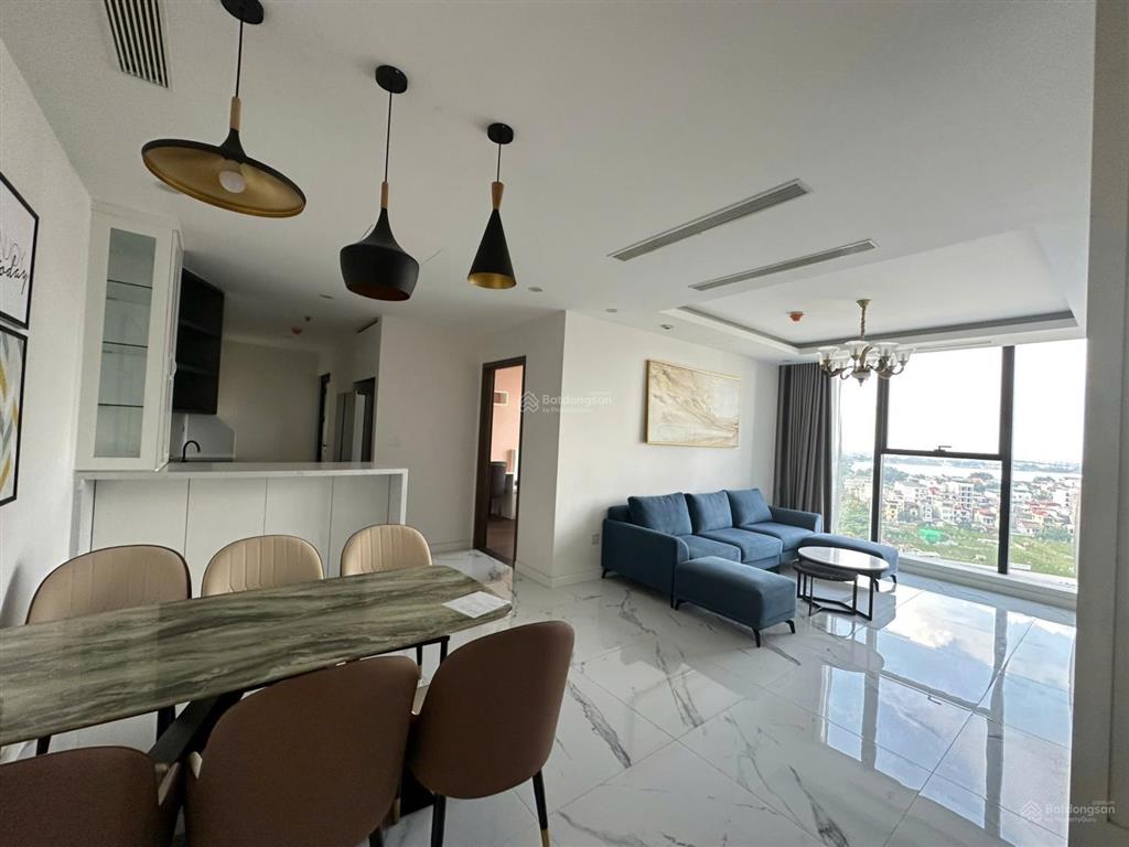 Chính chủ cần tiền bán căn 3pn 103m góc, view sông hồng tầng trung đẹp, để lại full nội thất mới.