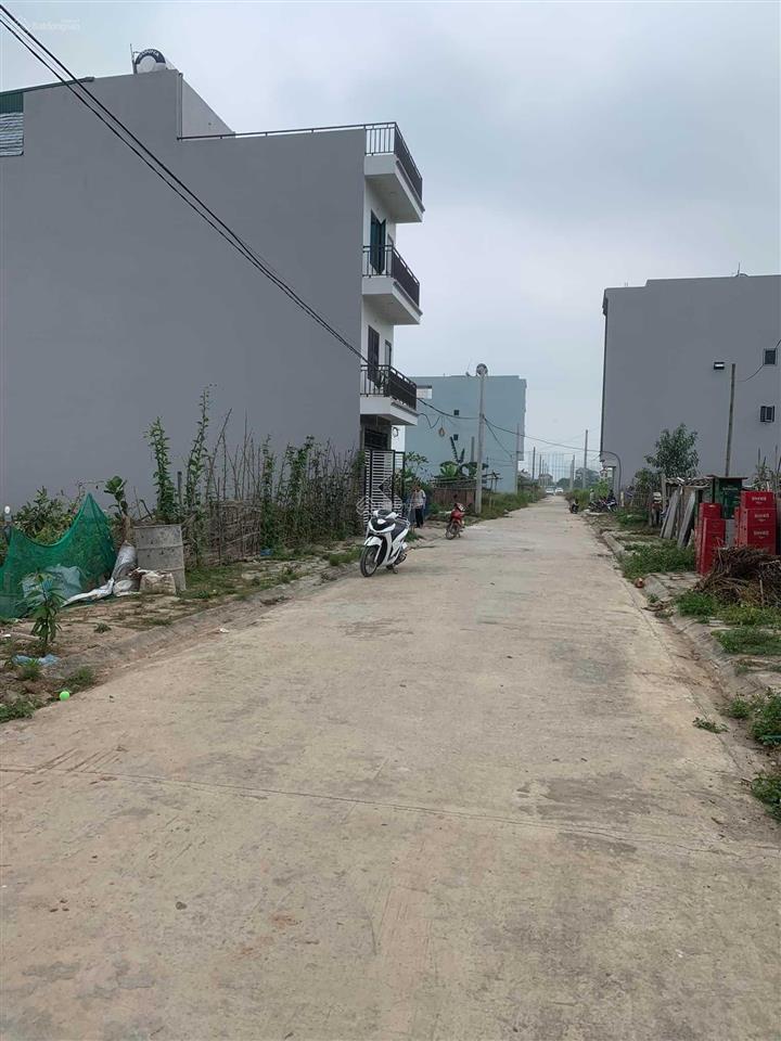 Gia đình cần bán 60m2 đất dịch vụ (đất ở lâu dài) vị trí đẹp xã lại yên, hoài đức, hà nội