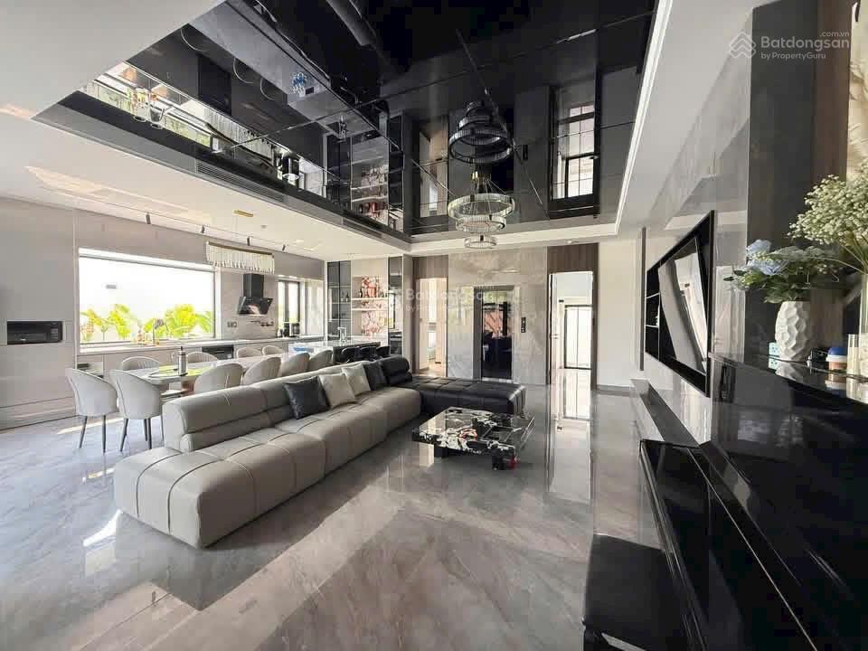 Bán căn villa cao cấp hồ bơi tầng thượng 7pn, ngay gần sông và vịnh thuận phước