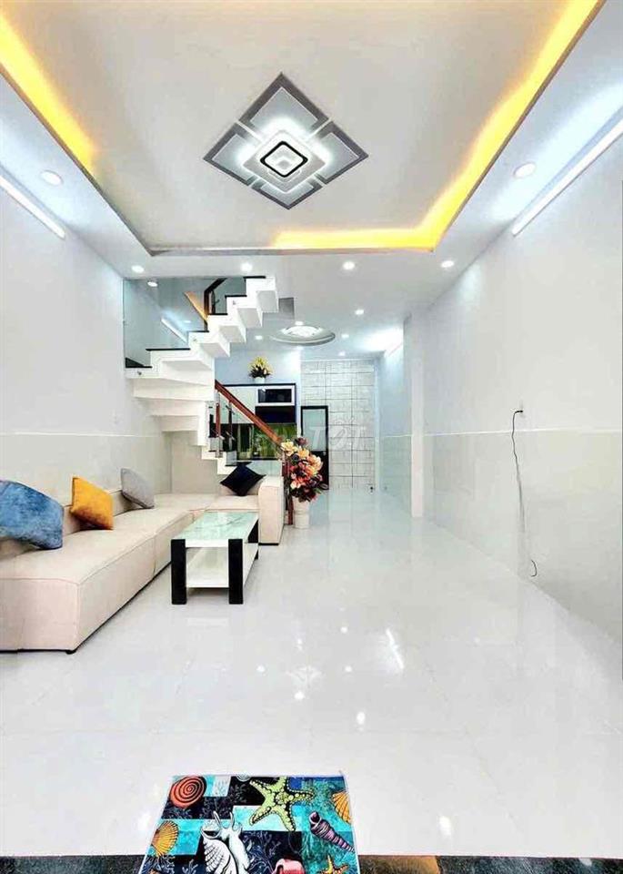 Nhà mặt tiền hẻm 2 xe hơi né nhau
