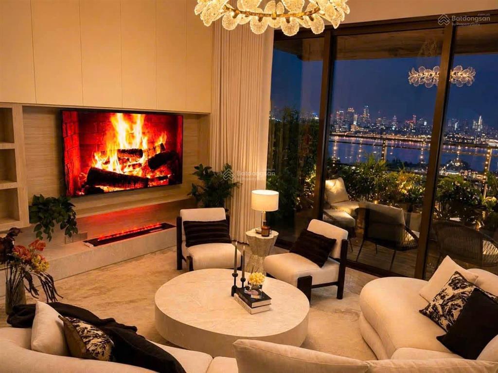 Tôi cần bán gấp penhouse 4 phòng ngủ tại sky garden 325m2 giá 13ty9