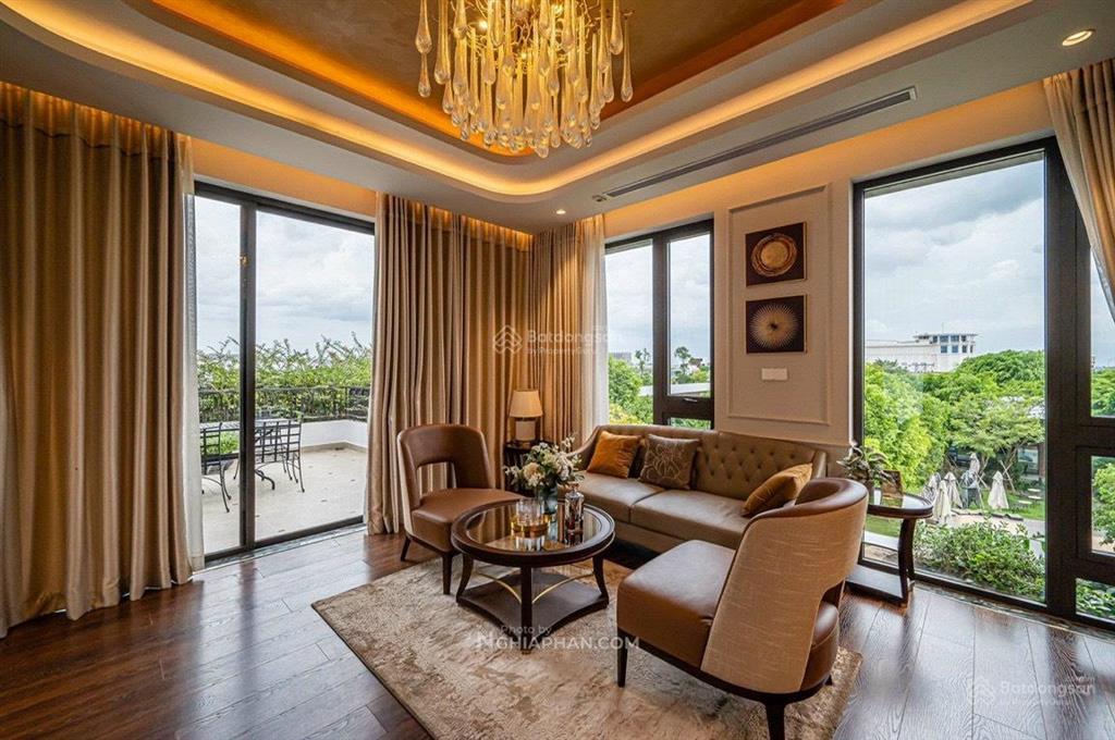 Do không còn nhu cầu sử dụng nên tôi cần bán nhanh căn phú mỹ hưng l'arcade 360m2 giá 75 tỷ
