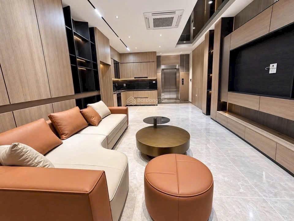 Chính chủ bán nhà khu bát khối thạch bàn dt 50m2, 7 tầng, mt 5m, garra, thang máy, đầy đủ đồ.