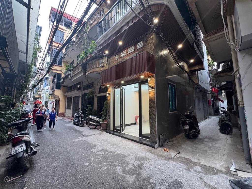 Chỉ 4.65 tỷ, nhà 5 tầng 25m2 sẵn sổ đỏ, ko quy hoạch, oto thông