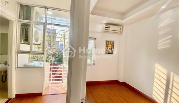 Bán chung cư Trần Cung - Hoàng Quốc Việt 33 -50m2 , Full nội thất , thoáng đẹp .Ô tô đỗ 10m