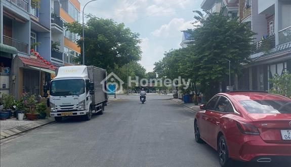 Nhà 4 tầng mặt tiền KDC Linh Xuân , 90 m2, 15 tỷ, tặng toàn bộ nội thất.