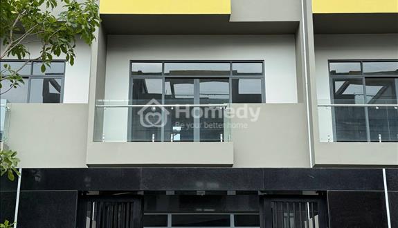 Cần bán nhanh nhà phố xây sẵn 136m2 diện tích sàn 320m2 Bình Thung-Dĩ An- tp HCM