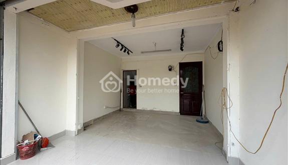Nhà Cầu Giấy-Vỉa hè đá bóng -Kinh doanh sầm uất-Mặt sau ô tô tránh-2 Mặt tiền