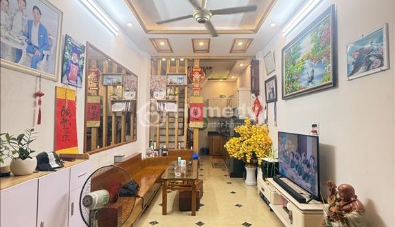 Nhà 5 tầng hiện đại - Cách 2 nhà ra mặt đường lớn