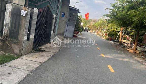 Cần bán 300m2 có thổ cư ngang 9m đường nhựa, gần Vsip 2, phường Bình Dương