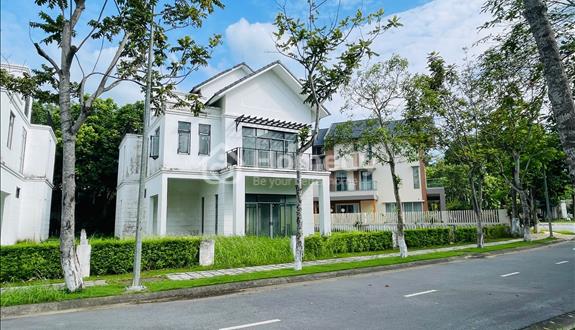 Bán căn Biệt thự VIP Đơn lập 548m2 mặt Suối Xanh Villas, - Giá 70tr/m2