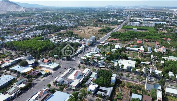 Bán đất mặt tiền đường Lê Duẩn , trung tâm phú mỹ , 50x15 có 260 thổ cư