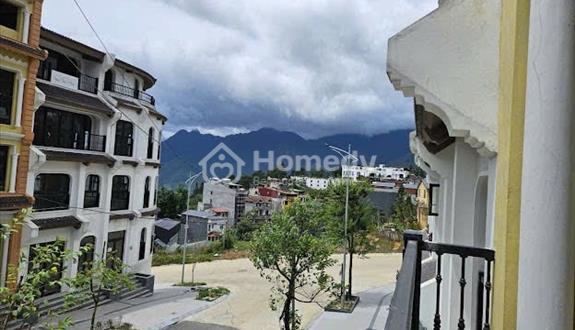 CĂN lIỀN kế 5 tầng ngay trung tâm Sa Pa. Ngay kế bên khi hành chính Sapa mới
