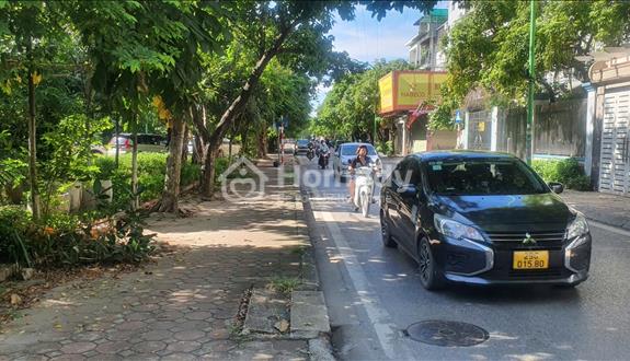 Hiếm ! Mảnh đất đẹp phố Giải Phóng, DT 275 m2, MT rộng 9,5 m