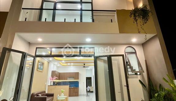 Nhà Quốc Lộ 13 full nội thất, sổ sẵn, công chứng ngay