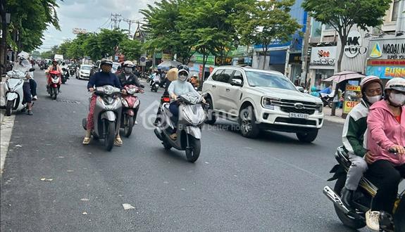Giá ngộp,bán gấp nhà mặt tiền 4lau,Phạm Hùng,Q8,5.5x17m,thuê 40tr/th