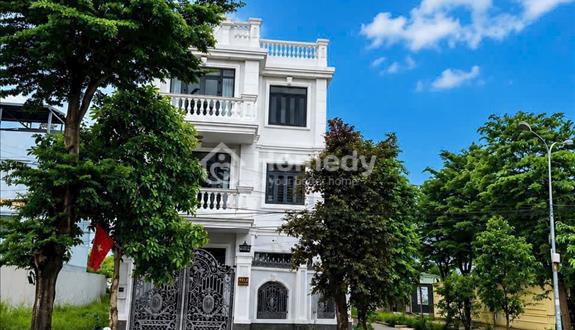 Bưng Ông Thoàn - Nhà đẹp 3,5 tầng - view thoáng 2 mặt tiền đường lớn 20, dt 8x20m, p.Long Trường