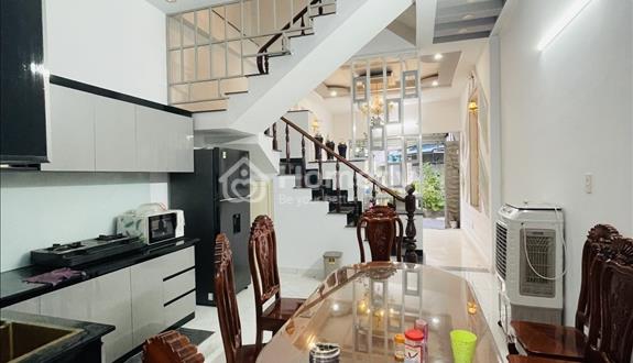 Li dị bán gấp nhà hxh 5m đường Kha Vạn Cân, Thủ Đức, dt 65m2 có 1t1l-giá 1tỷ 850tr-sổ riêng