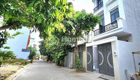 Em cần bán gấp nhà Long Trường - Trường Lưu - 51m2 - Hẻm Ô tô - 4 Tỷ
