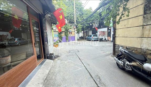Nhà đường Hồ Biểu Chánh, P.11, Phú Nhuận, ô tô 7 chỗ đậu trong nhà, 5 tầng, DT 40m, giá 10,5 tỷ