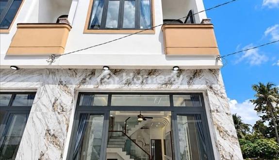 Nhà đẹp xây ở, 2 tầng-Bùi Hữu Nghĩa, Bửu Hòa, 61m², ô tô, giá thấp hơn thị trường 2,79 tỷ