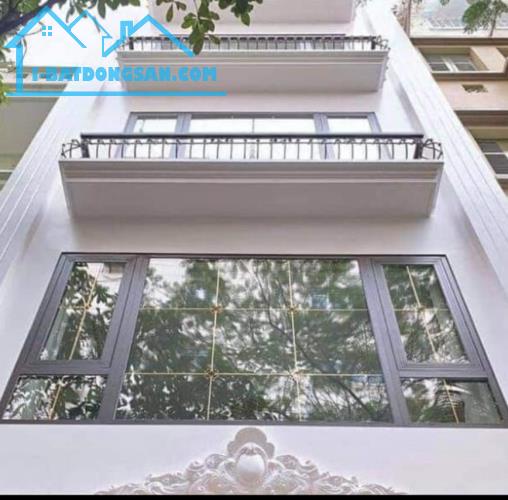 Bán nhà 4 tầng phố Chợ Khâm Thiên, Dt 40m2 mặt tiền 4m, Giá 3,9 tỷ, Lh 0913895929