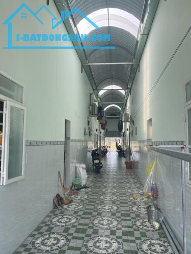 GĐ CẦN BÁN 2 DÃY NHÀ TRỌ 300M2(10X30M) VÀ LÔ ĐẤT 200M2(10X20M) SHR, DÂN ĐÔNG, GẦN KCN.