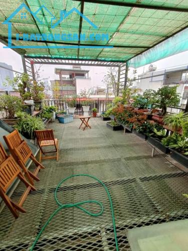 NHÀ MẶT PHỐ QUẬN CẦU GIẤY - KINH DOANH BẤT CHẤP - VỈA HÈ ĐÁ BÓNG - THANG MÁY - GIÁ 21 TỶ